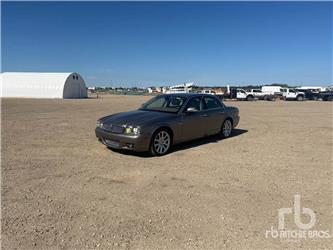 Jaguar XJ8