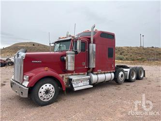 Kenworth W900