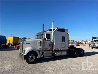 Kenworth W900