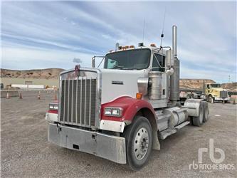 Kenworth W900