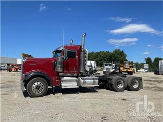 Kenworth W900L