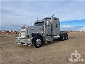 Kenworth W900L