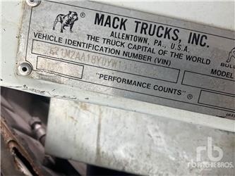 Mack 600