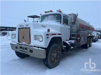 Mack RD688S