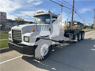 Mack RD688S