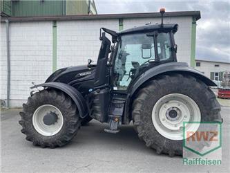 Valtra T235D