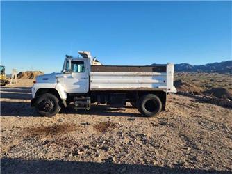 Ford L8000