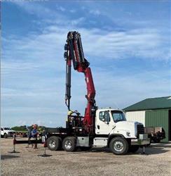 Freightliner 108SD