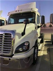 Freightliner X12564ST