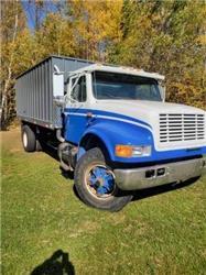 International 4900