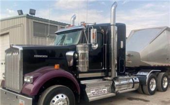 Kenworth W900B