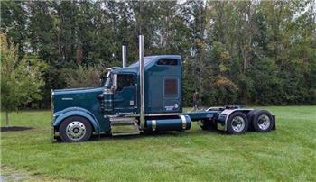 Kenworth W900L