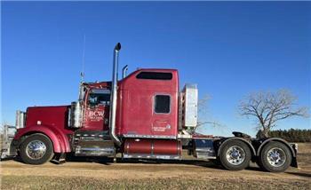 Kenworth W900L