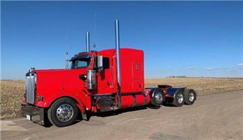 Kenworth W900L