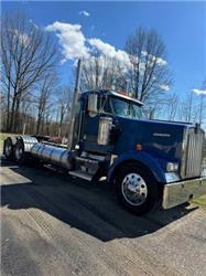 Kenworth W900L