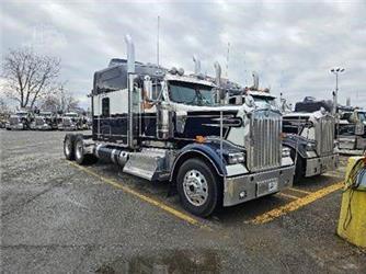 Kenworth W900L