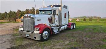 Kenworth W900L