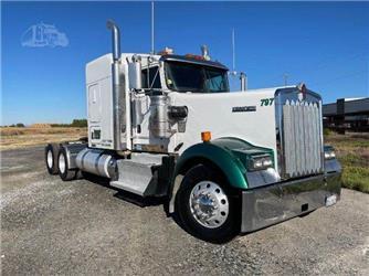 Kenworth W900L