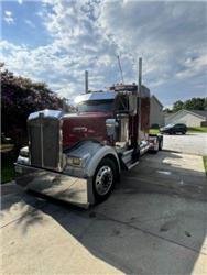 Kenworth W900L