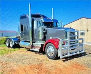 Kenworth W900L