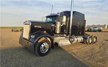 Kenworth W900L