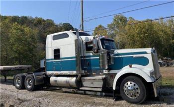 Kenworth W900L