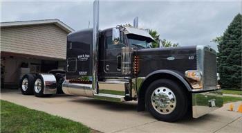 Peterbilt 389