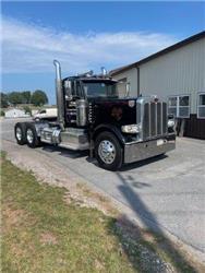 Peterbilt 389