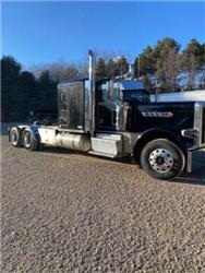 Peterbilt 389