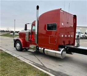 Peterbilt 389