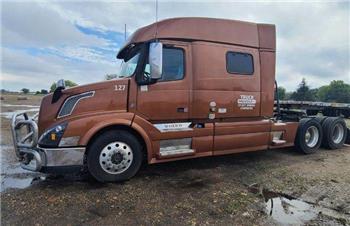 Volvo VNL64T730