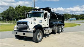 Mack GR64FR