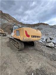 Liebherr R946