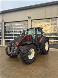 Valtra T235D