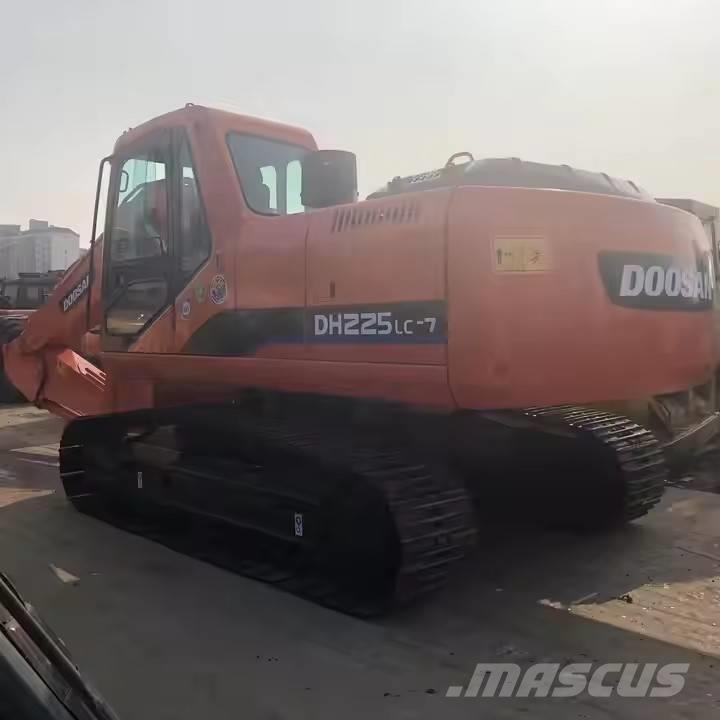 Doosan DH225 Excavadoras sobre orugas