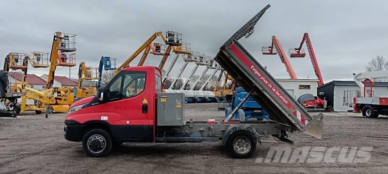 Iveco 35C 13 Caja abierta/laterales abatibles