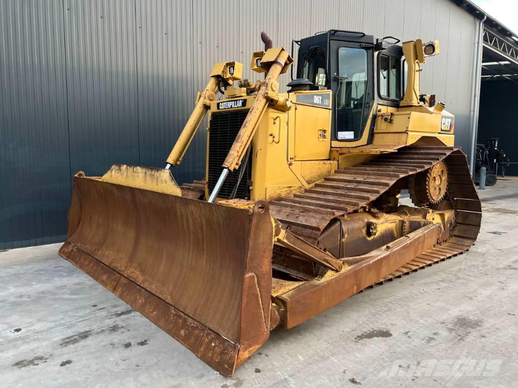 CAT D6T LGP Buldozer sobre oruga