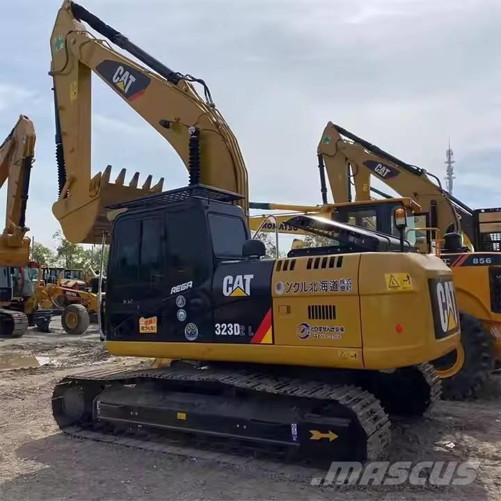 CAT 323 D2L Excavadoras sobre orugas