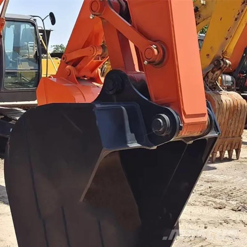 Hitachi ZX 210 Excavadoras sobre orugas