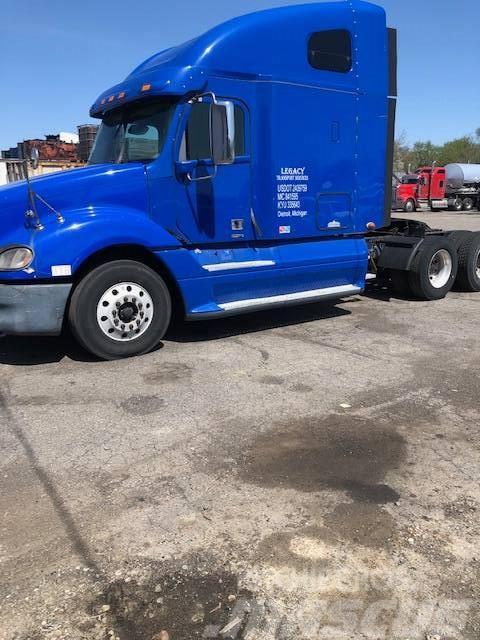 Freightliner Columbia 120 Camiones tractor