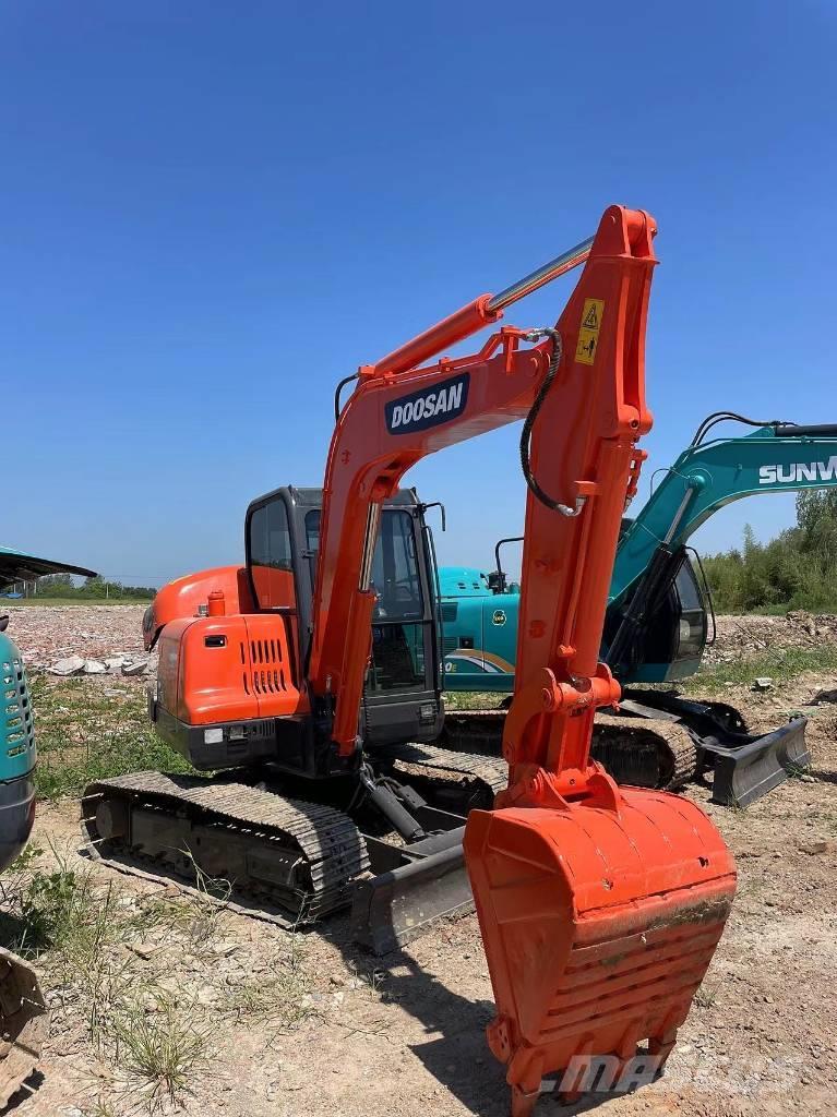 Doosan DX60 Excavadoras sobre orugas