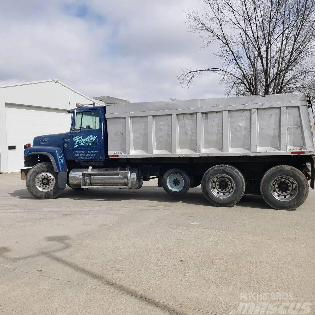 Ford L 9000 Bañeras basculantes usadas