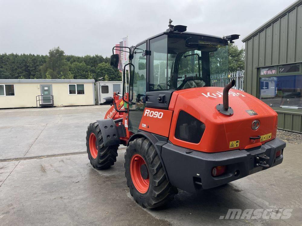 Kubota R 090 Cargadoras y excavadoras frontales