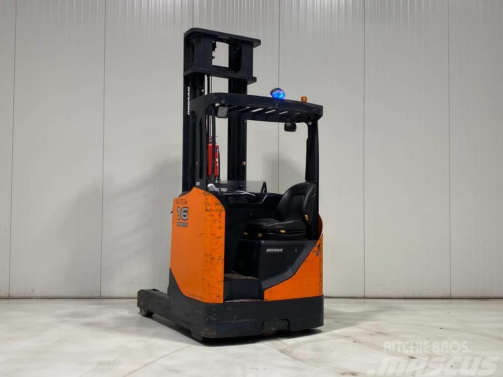 Doosan BR16JW-7 Montacargas de alcance de gran altura