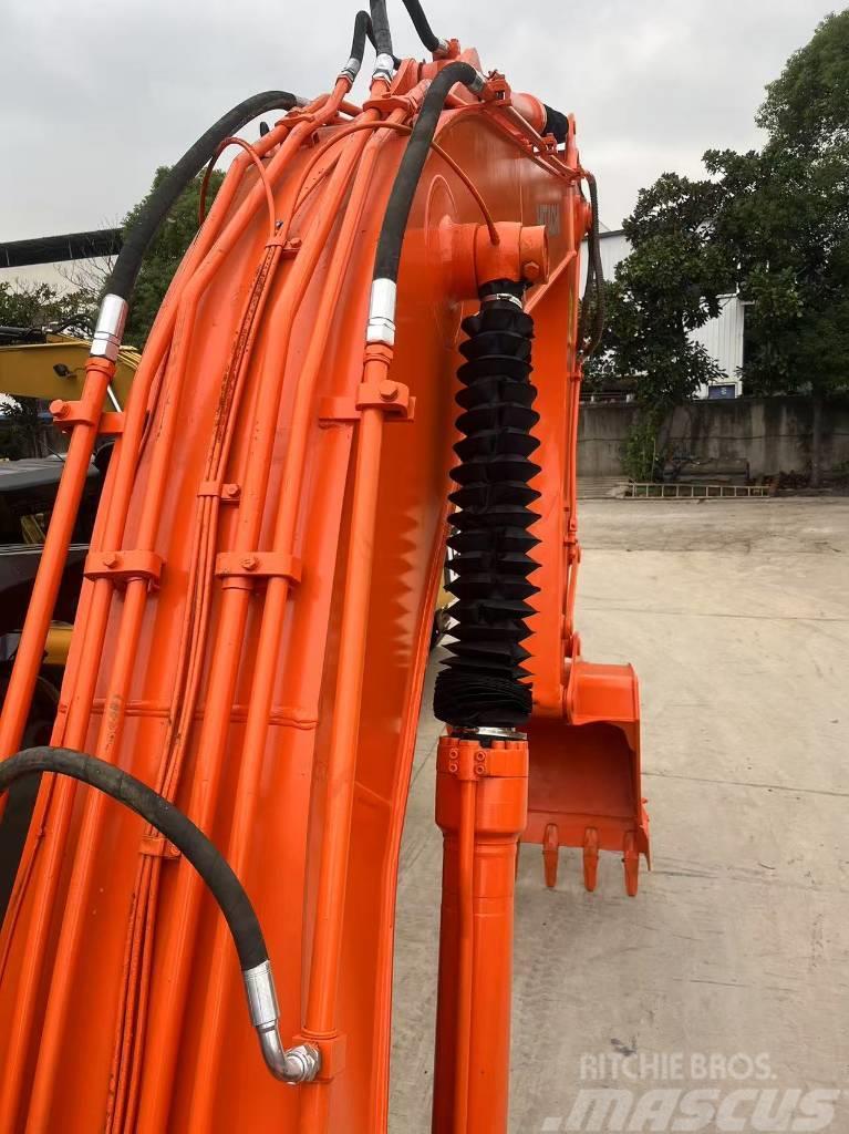 Hitachi ZX 200 Excavadoras sobre orugas