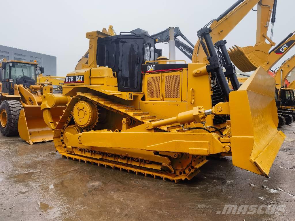 CAT D7R Buldozer sobre oruga