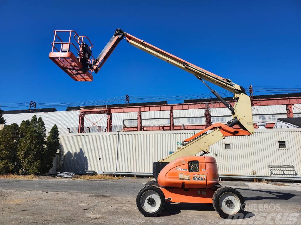 JLG 600 AJ Plataformas con brazo de elevación telescópico