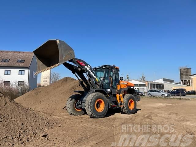 Doosan DL280 Cargadoras sobre ruedas