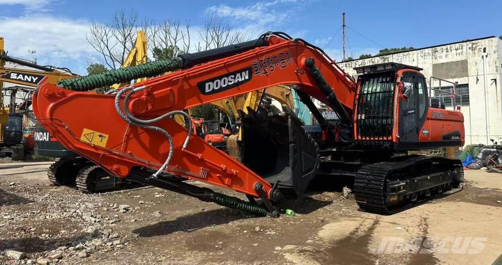 Doosan DX340 Excavadoras sobre orugas