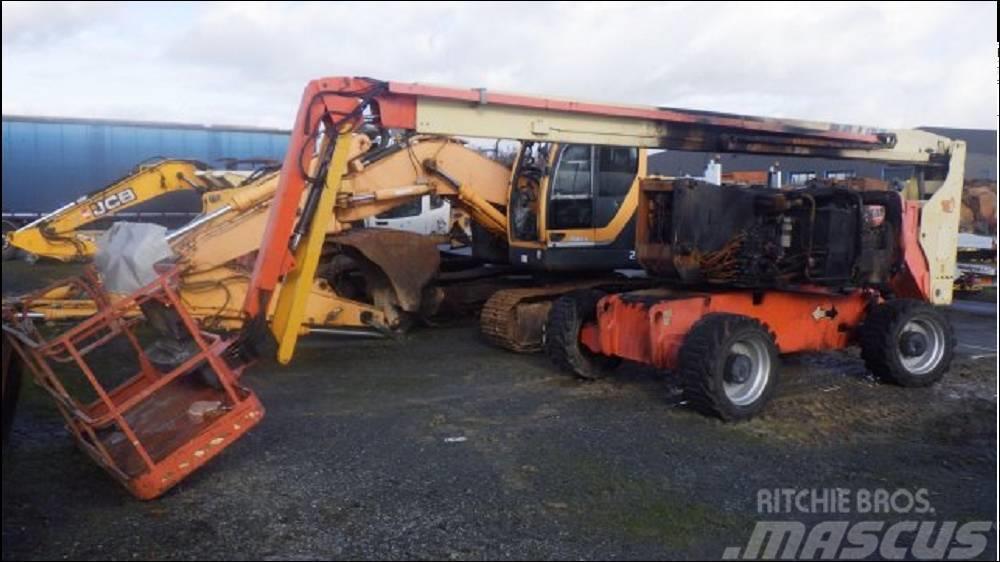 JLG 800 AJ Plataformas con brazo de elevación manual